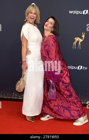 Monica Ivancan und Elena Uhlig bei der 75. Bambi-Verleihung 2023 in der Bavaria Filmstadt. München, 16.11.2023 Stockfoto