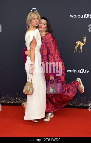 Monica Ivancan und Elena Uhlig bei der 75. Bambi-Verleihung 2023 in der Bavaria Filmstadt. München, 16.11.2023 Stockfoto