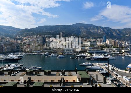 Panoramablick auf den Hafen von Monte Carlo in Monaco. Stockfoto