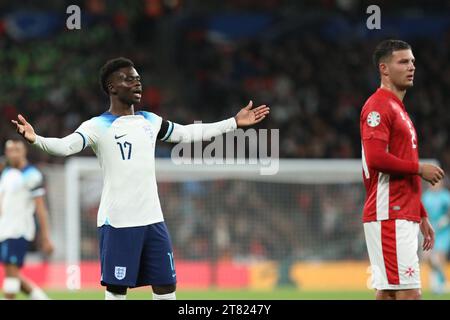 London, Großbritannien. November 2023. Bukayo Saka von England während des Qualifikationsspiels zur UEFA EURO 2024 zwischen England und Malta am 17. November 2023 im Wembley Stadium in London. Foto von Joshua Smith. Nur redaktionelle Verwendung, Lizenz für kommerzielle Nutzung erforderlich. Keine Verwendung bei Wetten, Spielen oder Publikationen eines einzelnen Clubs/einer Liga/eines Spielers. Quelle: UK Sports Pics Ltd/Alamy Live News Stockfoto