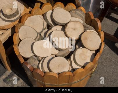 Kleines Stück Holzstämme geschnitten für Holz Textur Hintergrund verwendet Stockfoto