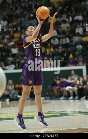 Hammond, USA. November 2023. Die LSU Lady Tigers Guard Last-Tear Poa (13) schießt am Freitag, den 17. November 2023, während eines Basketballspiels für Frauen im University Center in Hammond, Louisiana, einen drei-Zeiger. (Foto: Peter G. Forest/SIPA USA) Credit: SIPA USA/Alamy Live News Stockfoto