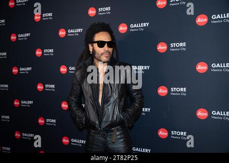 November 2023, Mexiko-Stadt, Ciudad de Mexico, Mexiko: 17. November 2023, Mexico City, Mexiko: Lenny Kravitz nimmt an der Eröffnung des Leica Store Mexico Teil. Am 17. November 2023 in Mexiko-Stadt. (Credit Image: © Jaime Nogales/eyepix via ZUMA Press Wire) NUR REDAKTIONELLE VERWENDUNG! Nicht für kommerzielle ZWECKE! Stockfoto