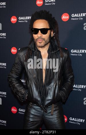 November 2023, Mexiko-Stadt, Ciudad de Mexico, Mexiko: 17. November 2023, Mexico City, Mexiko: Lenny Kravitz nimmt an der Eröffnung des Leica Store Mexico Teil. Am 17. November 2023 in Mexiko-Stadt. (Credit Image: © Jaime Nogales/eyepix via ZUMA Press Wire) NUR REDAKTIONELLE VERWENDUNG! Nicht für kommerzielle ZWECKE! Stockfoto