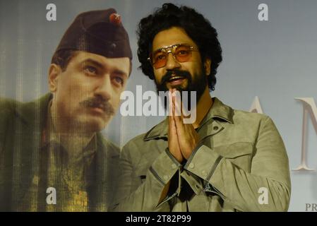 Kalkutta, Indien. November 2023. Der Bollywood-Schauspieler Vicky Kaushal nahm am 17. November 2023 an der Filmförderung Sam Bahadur in Kalkutta Teil. (Foto: Debajyoti Chakraborty/NurPhoto)0 Credit: NurPhoto SRL/Alamy Live News Stockfoto