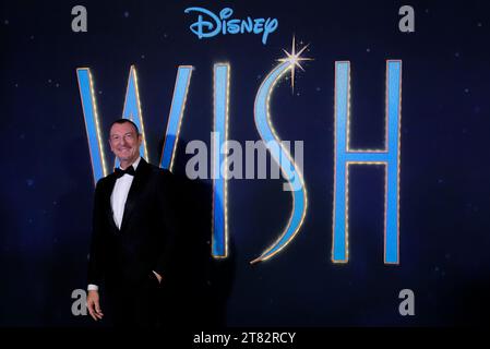 Rom, Italien. November 2023. Amadeus nimmt am 17. November 2023 an der italienischen Premiere von „Wish“ im Space Cinema Moderno Roma in Rom Teil. (Foto von Massimo Valicchia/NurPhoto)0 Credit: NurPhoto SRL/Alamy Live News Stockfoto