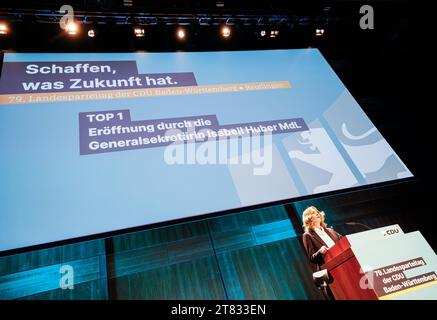 Isabell Huber, Generalsekretärin. Generationenwechsel beim 79. Landesparteitag der CDU Baden-Württemberg. Nach 18 Jahren an der Parteispitze steht Thomas Strobl, Innenminister und stv. Ministerpräsident, nicht für eine weitere Amtszeit zur Verfügung. Als Nachfolger steht bereit Manuel Hagel, MDL 35, Vorsitzender der CDU-Landtagsfraktion./// 18.11.2023: Reutlingen, Baden-Württemberg, Deutschland, Europa *** Isabell Huber, Generalsekretär Generationenwechsel auf der 79. Landesparteikonferenz der CDU Baden Württemberg nach 18 Jahren an der Spitze der Partei, Thomas Strobl, Minister der I Stockfoto