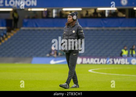 Chelsea, Großbritannien. November 2023. Kadeisha Buchanan (26 Chelsea) vor dem Spiel der Barclays Womens Super League zwischen Chelsea und Liverppol an der Stamford Bridge in London. (Tom Phillips/SPP) Credit: SPP Sport Press Photo. /Alamy Live News Stockfoto