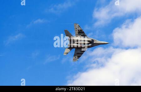 Am 16. September 2023 fand eine große Flugschau auf dem Sportflugplatz Stenkovec statt, um den 100. Jahrestag des Aero Club Skopje zu feiern. Stockfoto