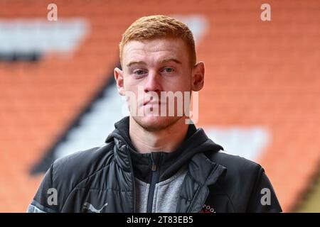 Blackpool, Großbritannien. November 2023. Mackenzie Chapman #13 von Blackpool während des Sky Bet League 1 Spiels Blackpool vs Shrewsbury Town in Bloomfield Road, Blackpool, Vereinigtes Königreich, 18. November 2023 (Foto: Craig Thomas/News Images) in Blackpool, Vereinigtes Königreich am 18. November 2023. (Foto: Craig Thomas/News Images/SIPA USA) Credit: SIPA USA/Alamy Live News Stockfoto