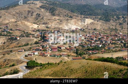 Osmaneli ist eine Altstadt in Bilecik, Türkei. Es hat historische Häuser, Kirchen und Moscheen. Stockfoto