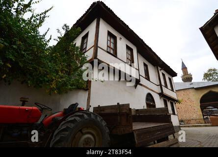 Osmaneli ist eine Altstadt in Bilecik, Türkei. Es hat historische Häuser, Kirchen und Moscheen. Stockfoto