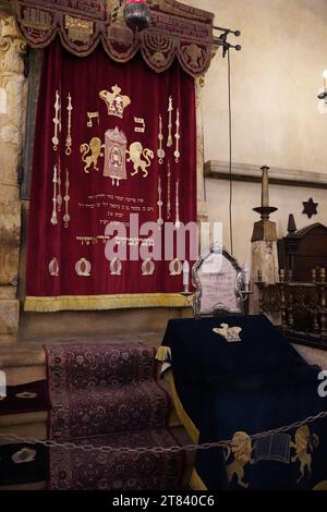 Prag, Tschechische Republik, Juli 2023 - Innenansicht der Alten Neuen Synagoge oder Staronova Synagoge in der Maiselova Straße in Prag Tschechische Republik. Stockfoto