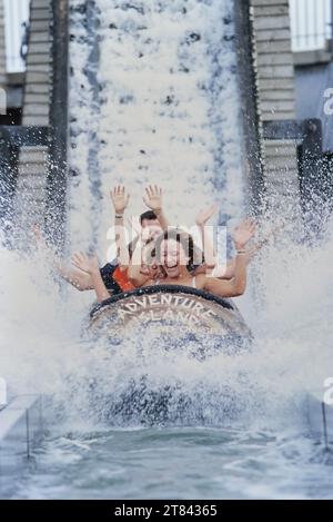 Raging River Log Flume, Adventure Island, Southend, Essex, England, UK. Ungefähr Anfang der 2000er Jahre Stockfoto