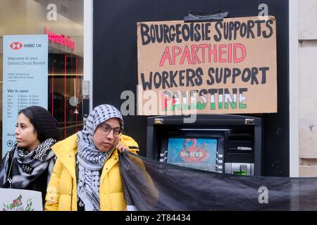 Oxford Street, London, Großbritannien. November 2023. Palästinensische Proteste vor einer HSBC-Bank in der Oxford Street, London. Quelle: Alamy Live News Stockfoto