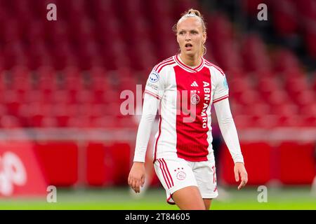 Amsterdam, Niederlande. November 2023. AMSTERDAM, NIEDERLANDE - 15. NOVEMBER: Tiny Hoekstra von AFC Ajax sieht beim Spiel der Gruppe C - UEFA Women's Champions League 2023/24 zwischen AFC Ajax und Paris Saint-Germain in der Johan Cruijff Arena am 15. November 2023 in Amsterdam, Niederlande, an. (Foto von Joris Verwijst/Orange Pictures) Credit: Orange Pics BV/Alamy Live News Stockfoto