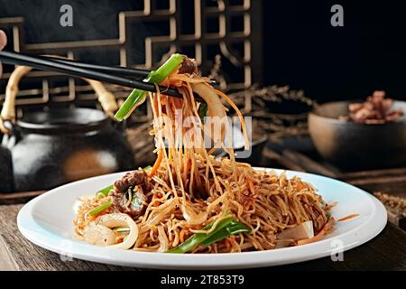 Gebratene）-Reisnudeln mit Tamarindensauce（ Stockfoto