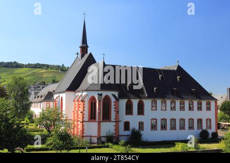 Der Cusanusstift (St. Nikolaus-Krankenhaus) ist ein historisches Gebäude in Bernkastel-Kues. Es wurde von Nicholas von Cusa gegründet Stockfoto