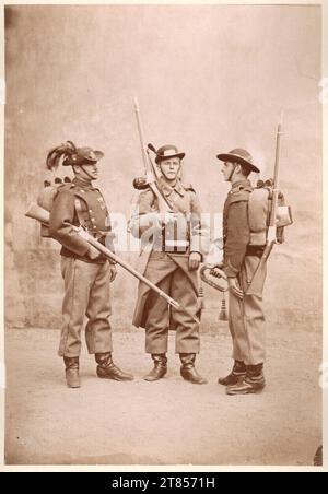 Franz Duschek rumänisches Militär: Drei Soldaten. Albuminpapier auf der Schachtel Stockfoto