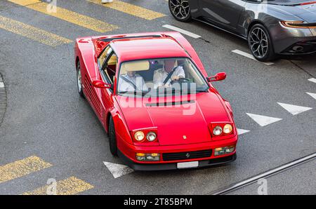 Ferrari Testarossa ein Ferrari Testarossa mit Baujahr um 1988 auf einer Straße in der Stadt Zürich. Zürich, Schweiz, 29.10.2022 *** Ferrari Testarossa Ein Ferrari Testarossa gebaut um 1988 in einer Straße in Zürich, Schweiz, 29 10 2022 Credit: Imago/Alamy Live News Stockfoto