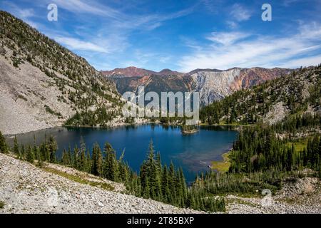 OR02773-00...OREGON - Chimney Lake, beliebtes Reiseziel in der Eagle Cap Wilderness des Wallowa-Whitman National Forest. Stockfoto