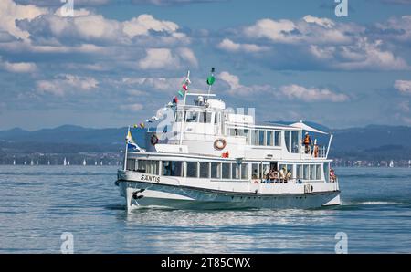 Frau Säntis die MS Säntis der Schweizerischen Bodensee Schifffahrt fährt in den Hafen von Romanshorn im Kanton Thurgau ein. Romanshorn, Schweiz, 21.08.2023 *** MS Säntis die MS Säntis der Schweizerischen Bodensee Schifffahrt fährt in den Hafen Romanshorn im Kanton Thurgau Romanshorn, Schweiz, 21 08 2023 Credit: Imago/Alamy Live News Stockfoto