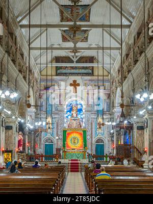 Innere der Santa Cruz Kathedrale Basilica, Fort Kochi, Cochin, Kerala, Indien Stockfoto