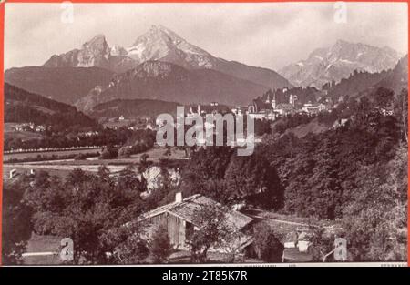August Leutner Berchtesgaden mit dem Watzmann im Hintergrund, von der Villa Alpenruhe aus gesehen. Albuminpapier, auf der Schachtel 1891 , 1891 Stockfoto