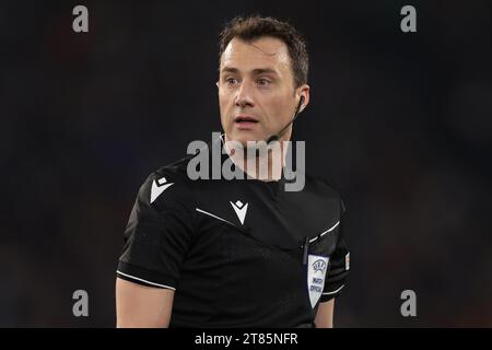 Rom, Italien. November 2023. Der deutsche Schiedsrichter Felix Zwayer reagiert während des Qualifikationsspiels zur UEFA-Europameisterschaft im Stadio Olimpico, Rom. Der Bildnachweis sollte lauten: Jonathan Moscrop/Sportimage Credit: Sportimage Ltd/Alamy Live News Stockfoto