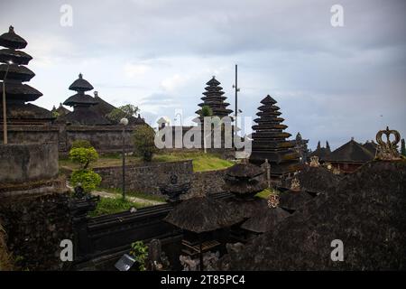 Der Besakih-Tempel auf dem Vulkan Agung. Der heiligste und bedeutendste Tempel, auch Muttertempel im Hindu-Glauben auf Bali genannt. Stockfoto