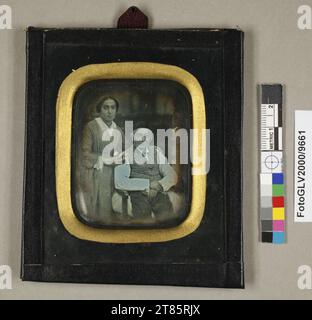 Anonym verheiratetes Paar oder Vater und Tochter, Dreiviertelfiguren, er sitzt auf Bettdecken. Daguerreotypisierung um 1850 Stockfoto