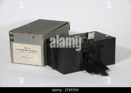 Eastman Kodak Co. Rochester (Produzent in) Panorama-Kamera – 8,9 x 30,5 cm. Holz um 1914 Stockfoto