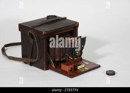 Eastman Kodak Co. Rochester (Produzent in) Faltkamera 'Kodak No.4'. Holz 1890-1891 , 1890/1891 Stockfoto
