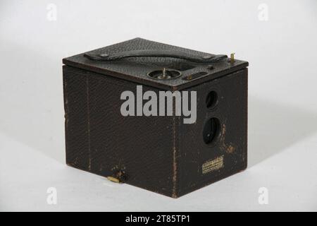 Eastman Kodak Co. Rochester (Produzent in) Kastenkamera „Kodak No. 2 Bullet Camera“. Holz mit Lederverkleidung ca. 1896 , 1896 Stockfoto