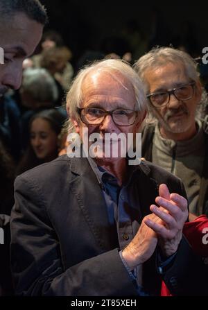 15. November 2023: Rom, Italien: Der britische Filmemacher Kenneth Loach trifft auf Spin Time Labs, ein besetztes Wohnhaus. © Andrea Sabbadini Stockfoto