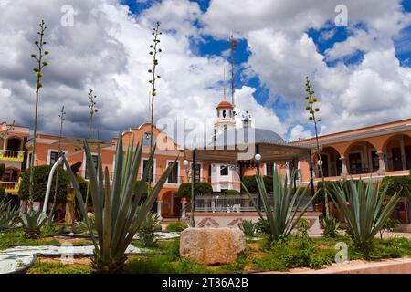Hauptplatz, Stadt Mitla, Bundesstaat Oaxaca, Mexiko Stockfoto