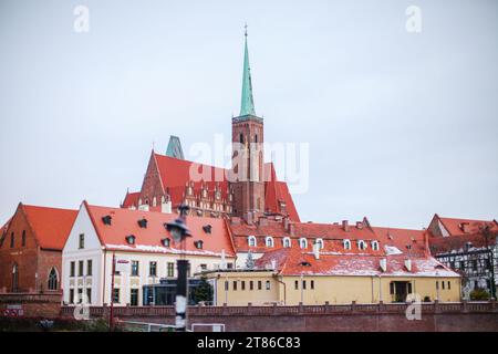 Panoramablick auf die Breslauer Altstadt im Winter. Polen. Stockfoto