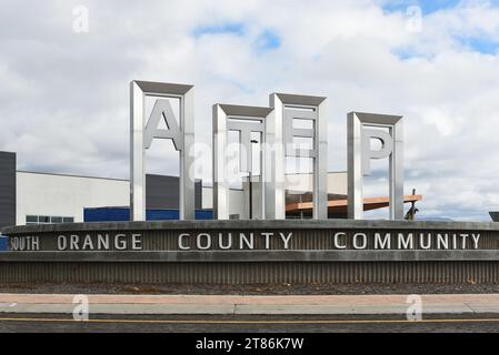 TUSTIN, KALIFORNIEN - 18. November 2023: ATEP, Advanced Technology and Education Park, ist Teil des California Community Colleges. Stockfoto