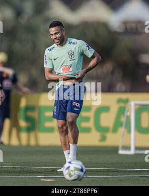 Teresopolis, Brasilien. November 2023. RJ - TERESOPOLIS - 11/18/2023 - BRASILIANISCHE AUSWAHL - TRAINING 11/18/2023 - Renan Lodi Spieler der brasilianischen Nationalmannschaft während des Trainings im Granja Comary Training Center. Foto: Talita Gouvea/AGIF Credit: AGIF/Alamy Live News Stockfoto