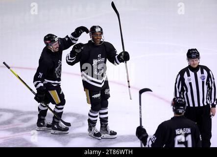 Zaine McKenzie von Nottingham Panthers feiert das vierte Tor ihrer Mannschaft während des Adam Johnson Memorial Game in der Motorpoint Arena in Nottingham. Bilddatum: Samstag, 18. November 2023. Stockfoto