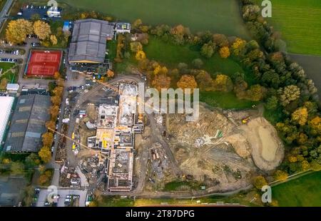 Luftbild, Baustelle Neubau Hallenbad am Sportzentrum Weddinghofen, Eissporthalle und Tennisclub Bergkamen-Weddinghofen, Häupenweg, Weddinghofen, Bergkamen, Ruhrgebiet, Nordrhein-Westfalen, Deutschland ACHTUNGxMINDESTHONORARx60xEURO *** Luftansicht, Baustelle des neuen Hallenbades im Sportzentrum Weddinghofen, Eislaufbahn und Tennisclub Bergkamen Weddinghofen, Häupenweg, Weddinghofen, Bergkamen, Ruhrgebiet, Nordrhein-Westfalen, Deutschland ACHTUNGxMINDESTHONORARx60xEURO Credit: Imago/Alamy Live News Stockfoto