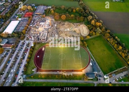 Luftbild, Baustelle Neubau Hallenbad am Sportzentrum Weddinghofen, Eissporthalle, Freizeitstätte im Häupen Fußballstadion und Leichtathletikstadion des VfK Weddinghofen 1920 e.V., Tennisclub Bergkamen-Weddinghofen, Häupenweg, Weddinghofen, Bergkamen, Ruhrgebiet, Nordrhein-Westfalen, Deutschland ACHTUNGxMINDESTHONORARx60xEURO *** Luftansicht, Baufläche des neuen Hallenbades am Sportzentrum Weddinghofen, Eislaufbahn, Freizeitanlage im Häupen Fussball- und Leichtathletikstadion des VfK Weddinghofen 1920 e V, Tennisclub Bergkamen Weddinghofen, Häupenweg, Weddinghofen, Bergkamen, Stockfoto