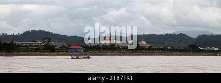 Golden Triangle Special Economic Zone, Laos - 4. August 2012: Das Kings Romans Casino am Ufer des Mekong. Es ist auf der 10.000 Hektar großen Fläche gebaut Stockfoto