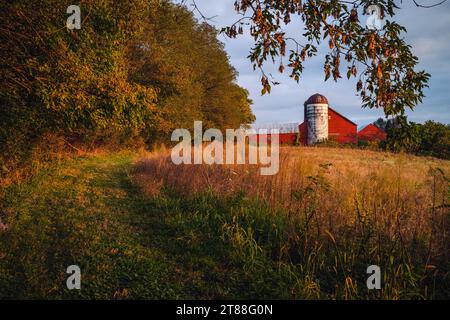 Malerische rote Farm Stockfoto