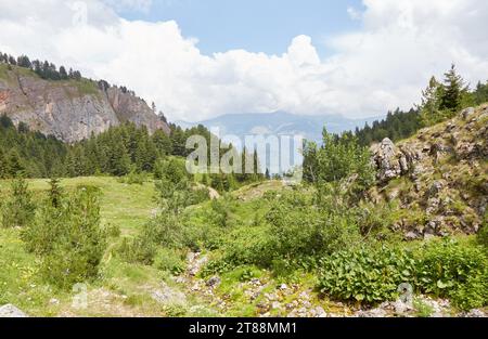 Trekking im Rugova-Tal, Teil der verfluchten Berge des Kosovo Stockfoto