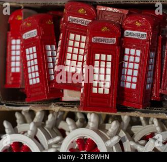 Satz von rote Telefonzelle in einer box Stockfoto