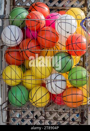 Gummiball von verschiedener Farbe als Hintergrund Stockfoto