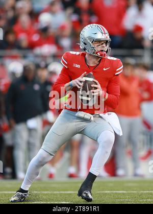 Columbus, Usa. November 2023. Der Ohio State Buckeyes Quarterback Kyle McCord (6) tritt am Samstag, den 18. November 2023, im ersten Quartal in Columbus (Ohio) gegen die Minnesota Golden Gophers an. Foto: Aaron Josefczyk/UPI Credit: UPI/Alamy Live News Stockfoto