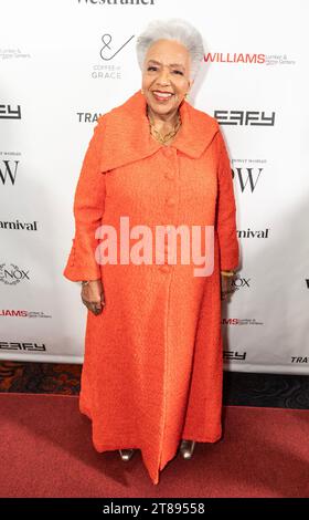 New York, USA. November 2023. Lola C. West nimmt am 18. November 2023 an der 20. Jährlichen Moves Power Women Awards Gala im Mandarin Oriental in New York Teil. (Foto: Lev Radin/SIPA USA) Credit: SIPA USA/Alamy Live News Stockfoto