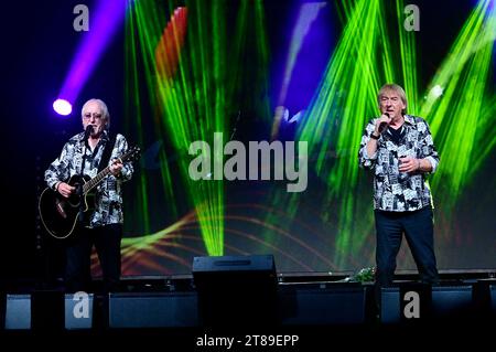 Karl-Heinz Ulrich und Bernd Ulrich von den Amigos live bei einem Konzert der Amigos & Daniela Alfinito für unsere Freunde Tour 2023 in der Messe- und Veranstaltungshalle. Löbau, 17.11.2023 *** Karl Heinz Ulrich und Bernd Ulrich von die Amigos live bei einem Konzert von die Amigos Daniela Alfinito für unsere Freunde Tour 2023 in der Löbau Ausstellungs- und Veranstaltungshalle, 17 11 2023 Foto:XM.xWehnertx/xFuturexImagex amigos 3135 Credit: Imago/Alamy Live News Stockfoto